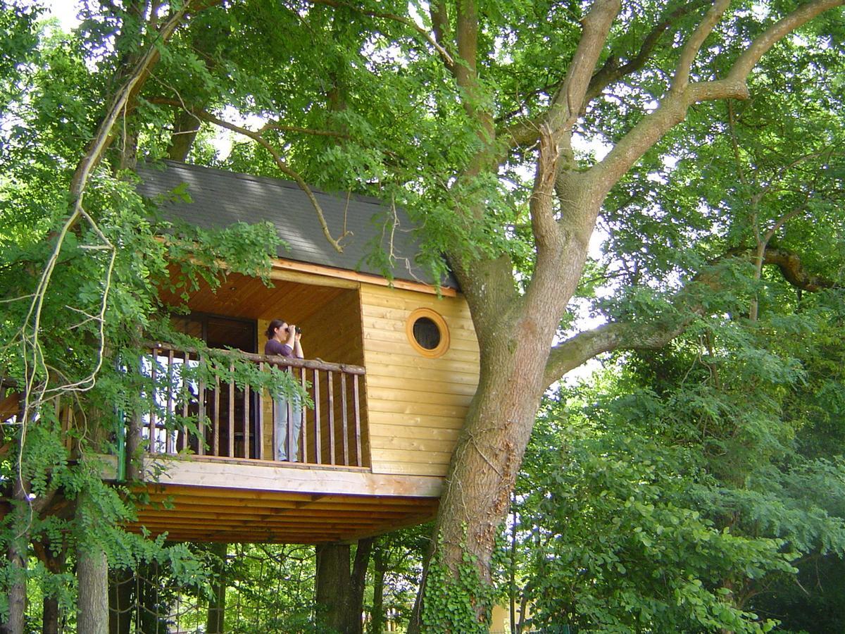 La Cabane Aux Secrets - Au Milieu De Nulle Part Outines Exterior photo